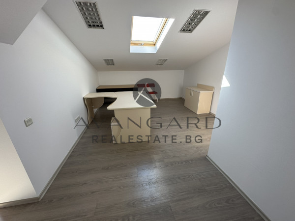 SPACIOUS OFFICE!!! DENTAL FACULTY!!!