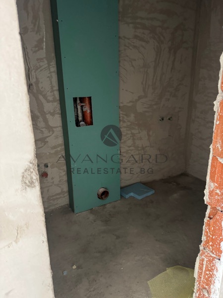 THREE-ROOM APARTMENT! ROAD BASE!