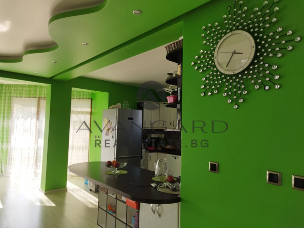 A spacious house with four bedrooms in Benkovski