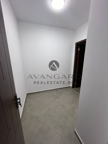 Spacious four-room maisonette with yard and veranda