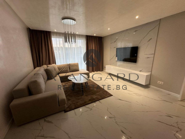 ACT 16! Luxury four-room apartment with garage and parking space