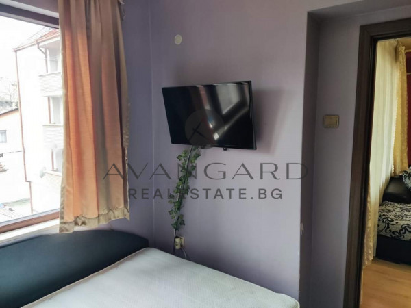 Four -bedroom apartment to the old town