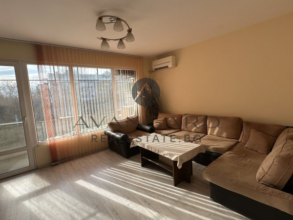 Three separate rooms! Real square footage! Kyuchuk Paris!