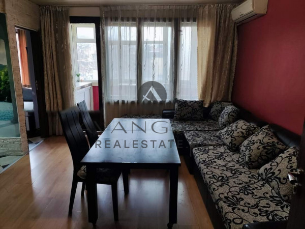 Four -bedroom apartment to the old town