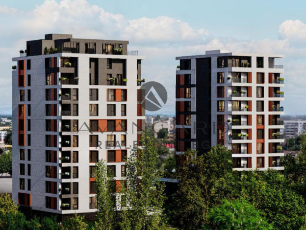 Four -bedroom in a luxury building / Mall Plaza