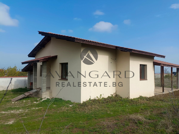 One -storey house with 1000 sq.m. yard in the village of Markovo
