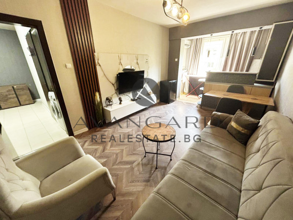 Furnished one -bedroom newcomer