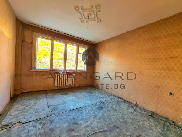 Top location! Two -bedroom second police station