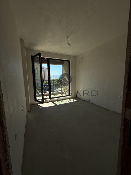 Act 16! Three -bedroom Thrace mail