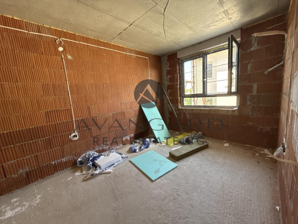 Двустаен апартамент / Прослав