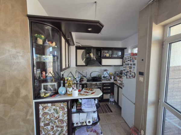 Two -bedroom apartment with underground parking space/ Kyuchuk Paris