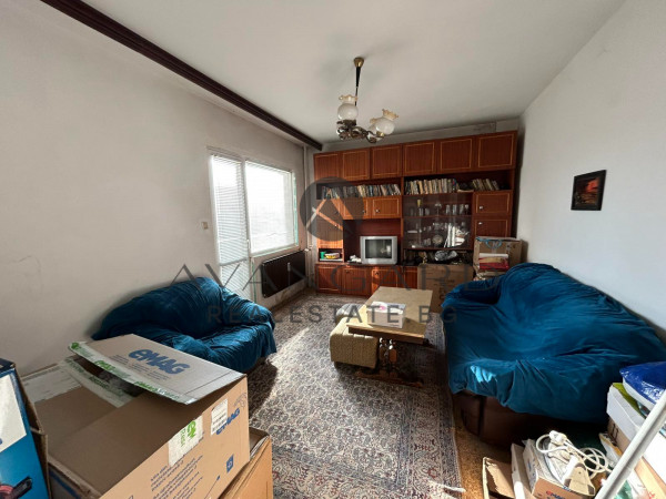 One bedroom! Real square footage! Thrace!
