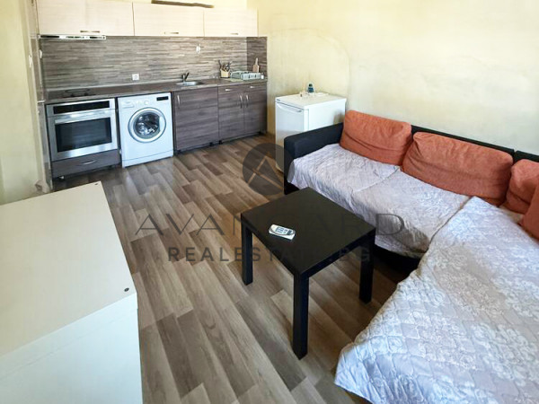 ДВУСТАЕН ОБЗАВЕДЕН! ЦЕНТЪР!