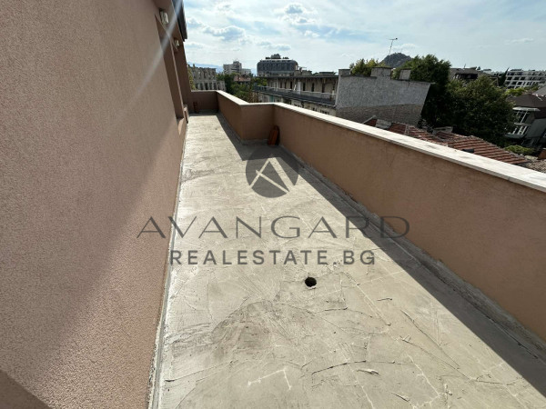 ПРОСТОРЕН ТРИСТАЕН / ТОП ЛОКАЦИЯ / НОВА СГРАДА