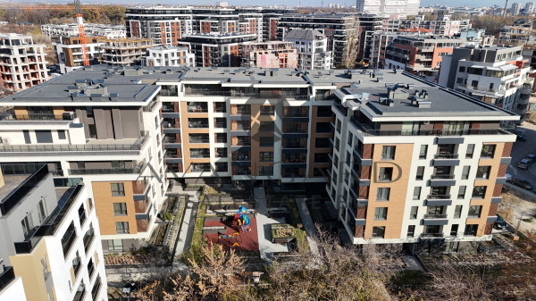 LUXURIOUSLY FURNISHED TWO-ROOM APARTMENT