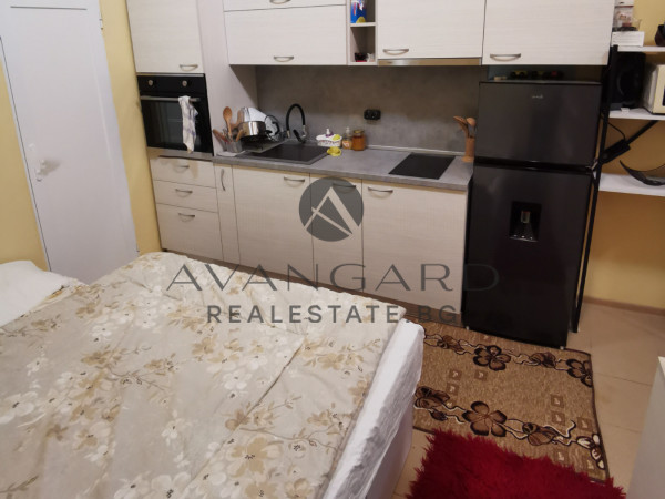 ONE BEDROOM FURNISHED APARTMENT! THE BREAKER!