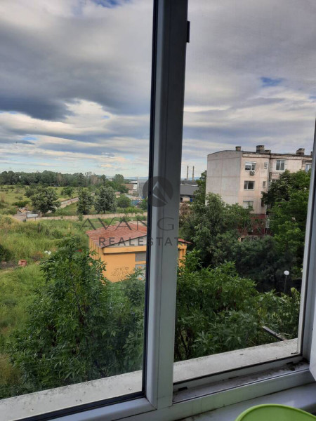 Real square footage! Three separate rooms! Sunrise!