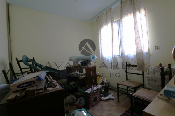 Multi-room THREE BEDROOM SUNRISE