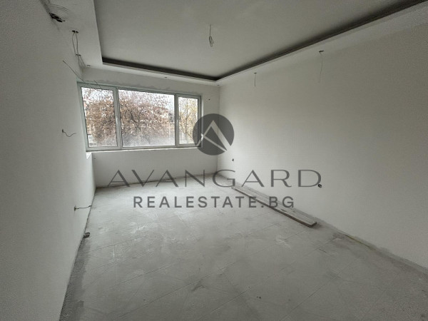 Three-room REAL SQUARE EMEMENTO