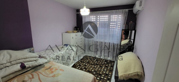 CENTRAL STATION! THREE BEDROOM FURNISHED!
