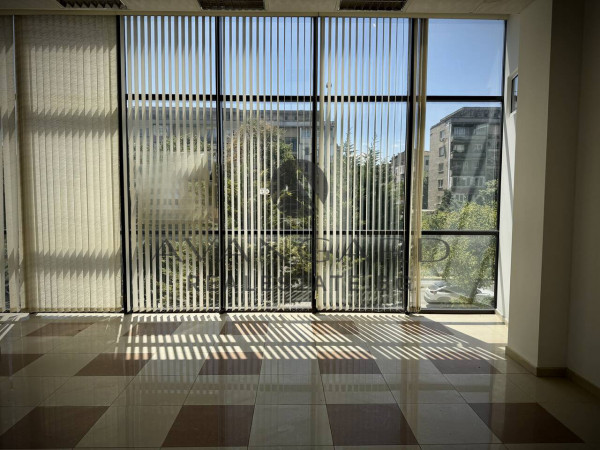 ПРОСТОРЕН ОФИС / ТОП ЛОКАЦИЯ / ЦЕНТЪР