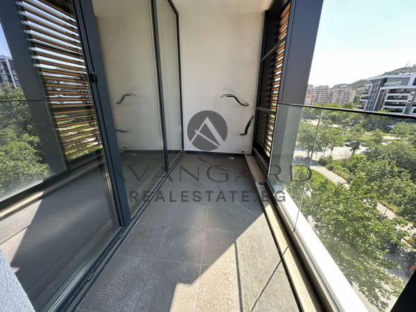 Spacious one -bedroom / south exposure / Mall Plovdiv