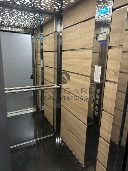 ДВУСТАЕН ОБЗАВЕДЕН /  Кючук Париж