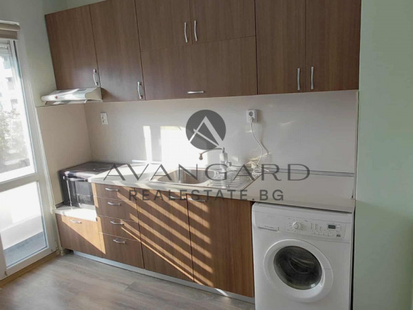 ДВУСТАЕН С ТРИ ОТДЕЛНИ СТАИ! СМИРНЕНСКИ