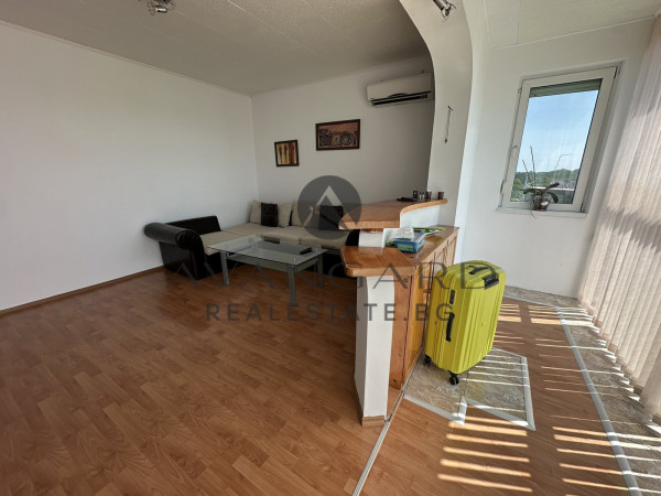 Spacious two -bedroom / real square footage / south exposure