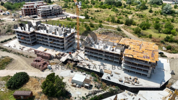 ТОП ЛОКАЦИЯ! Тристаен луксозна сграда