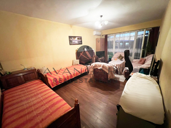 TWO BEDROOM WITH THREE SEPARATE ROOMS! SMYRNENSKY