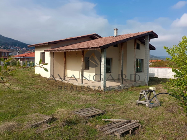 One -storey house with 1000 sq.m. yard in the village of Markovo