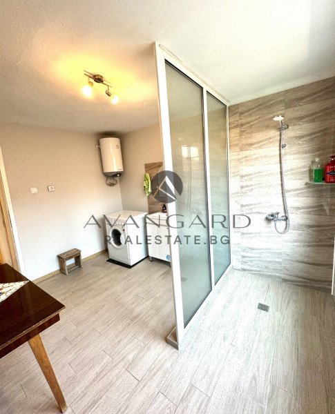Two -storey house with a yard in the village of Kalekovets!