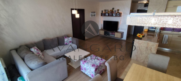 Three-room apartment with parking space TRAKIYA