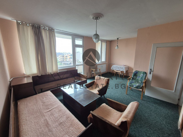 One -bedroom to Thursday market