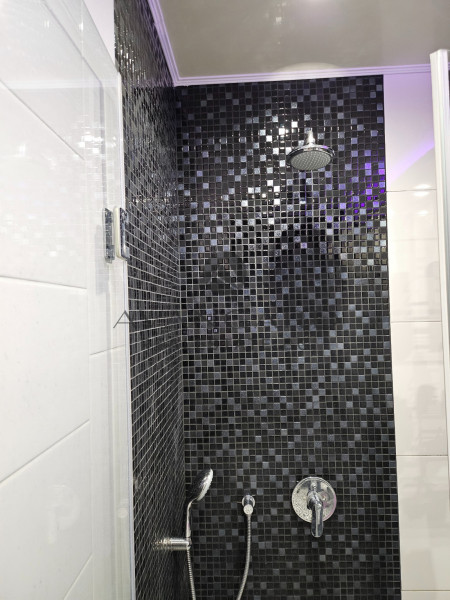 Furnished three-room apartment with parking space