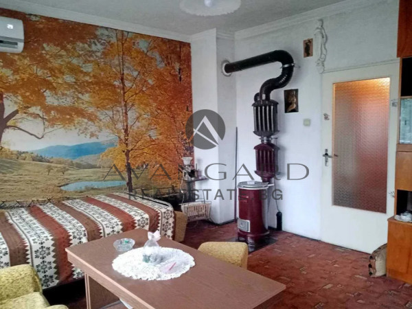 THREE-ROOM REAL SQUARE AREA CELEBRATION