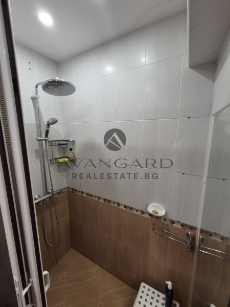 Two -bedroom apartment with underground parking space/ Kyuchuk Paris