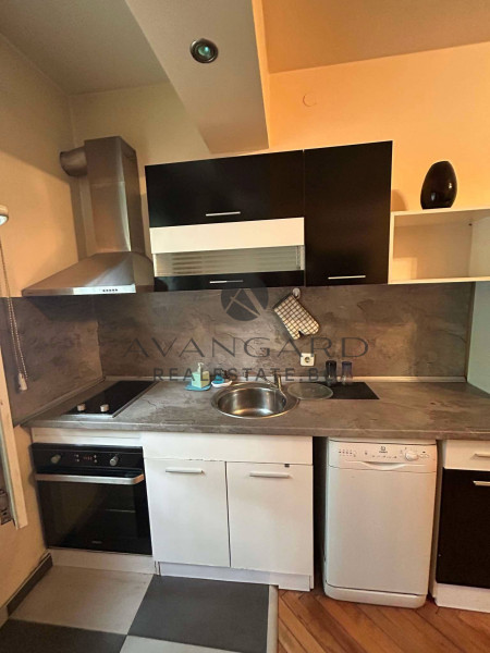 Тристаен Обзаведен / МОЛ Пловдив