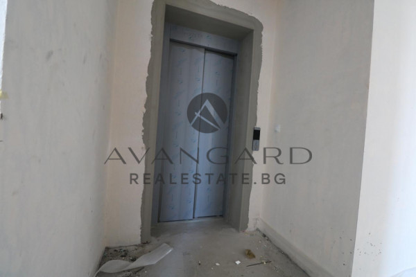 SPACIOUS APARTMENT! ROWING BASE ! ACT 16 !