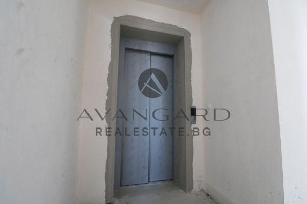 SPACIOUS APARTMENT! ROWING BASE ! ACT 16 !