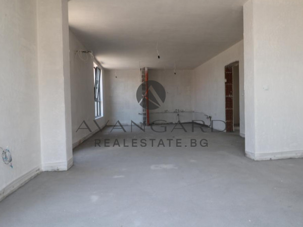 SPACIOUS APARTMENT! ROWING BASE ! ACT 16 !