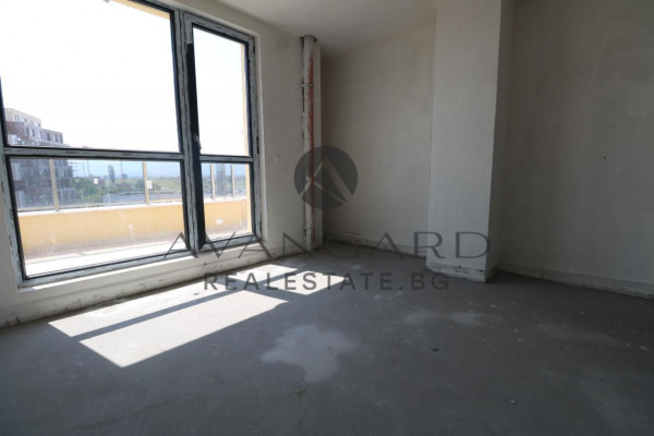 SPACIOUS APARTMENT! ROWING BASE ! ACT 16 !