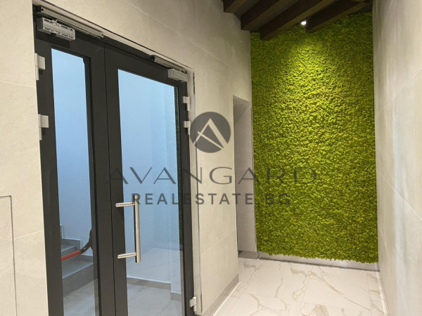 Three-room NEW LUXURY building KAMENITSA