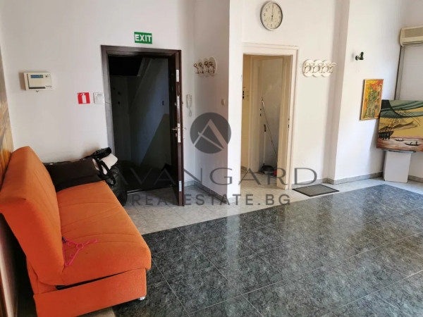 MULTI-ROOM APARTMENT CENTER