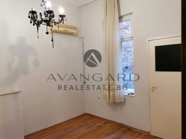 MULTI-ROOM APARTMENT CENTER