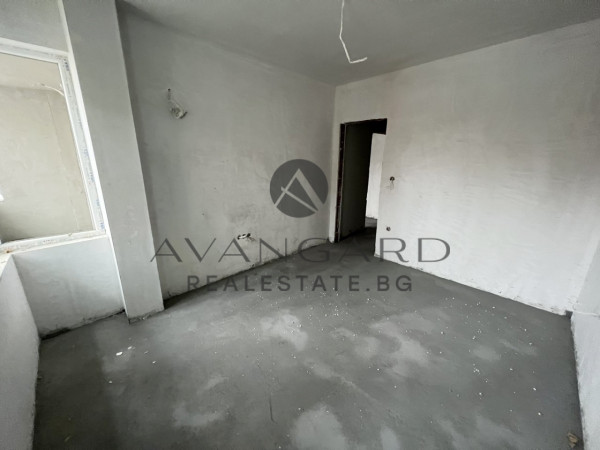 TWO-ROOM APARTMENT IN FRONT OF ACT 16 / Polyclinic