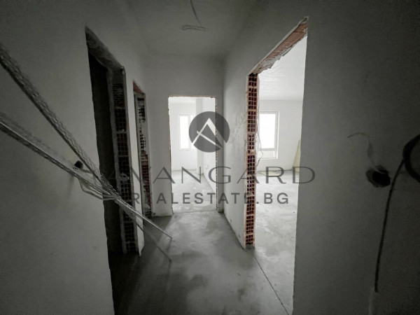 TWO-ROOM APARTMENT IN FRONT OF ACT 16 / Polyclinic