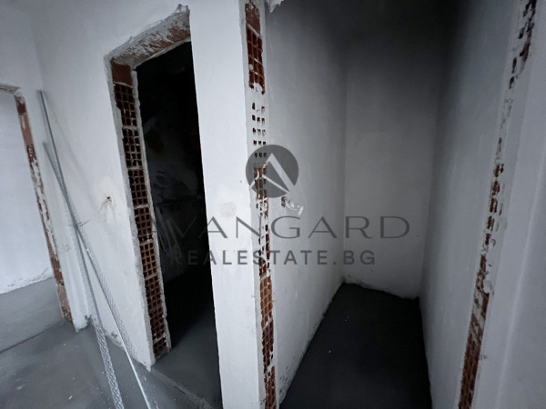 TWO-ROOM APARTMENT IN FRONT OF ACT 16 / Polyclinic