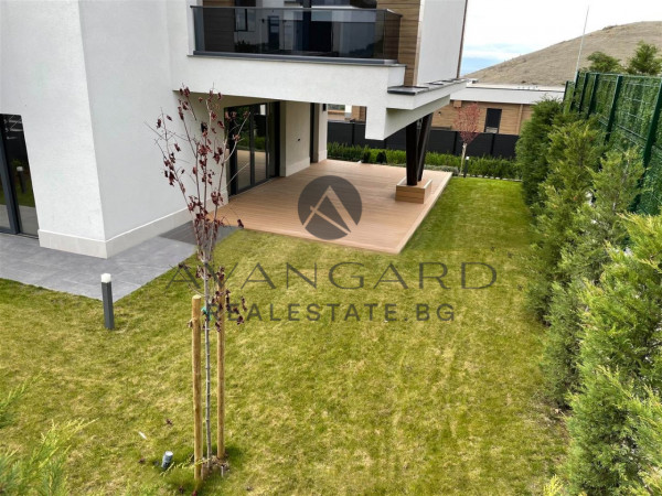 NEW MODERN HOUSE IN MARKOVO